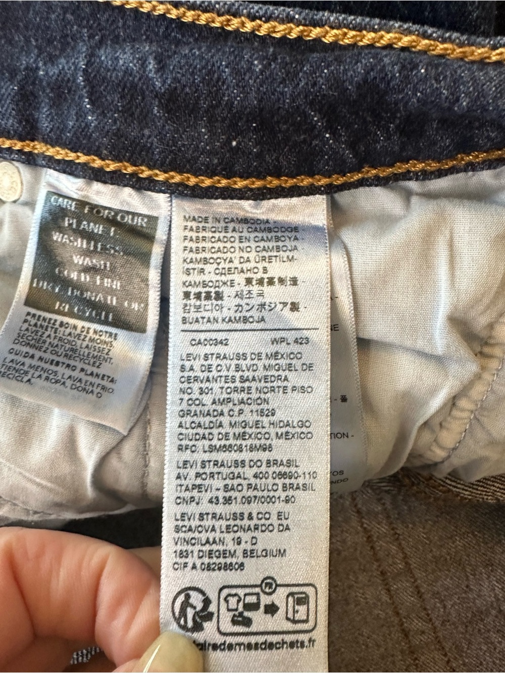 Levi's Wedgie Jeans Womens Blue Button Fly Denim 31/24 - Picture 9 of 9
